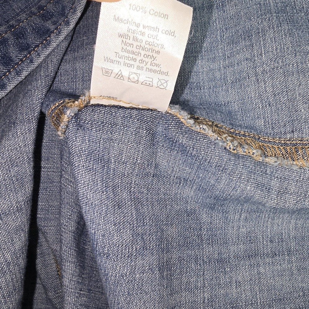 J Crew Denim Shirt Size M Womens Pearl Snap Down Long Sleeve Western Preppy - Picture 10 of 10